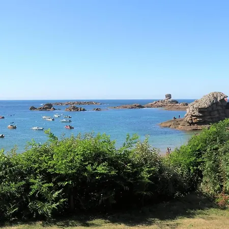 Superbe 4 Etoiles Avec Tres Belles Prestations Et Jardin Sur La A - Ref 7 *