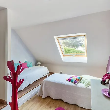 Βίλα Superbe 4 Etoiles Avec Tres Belles Prestations Et Jardin Sur La A - Ref 7 *